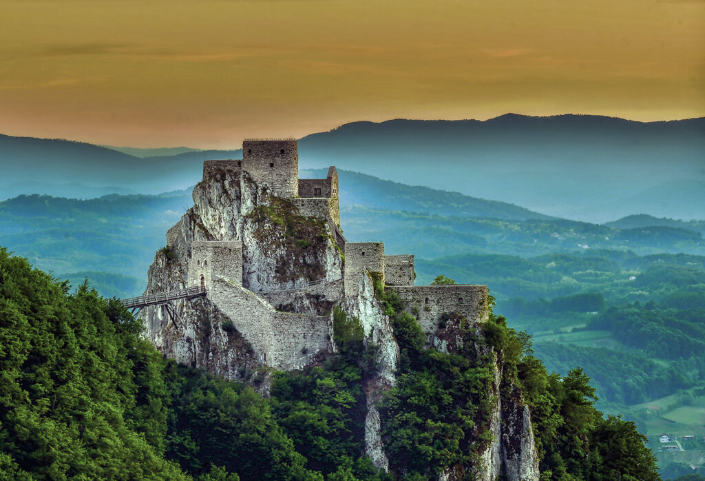 Stari-grad-Srebrenik-1024x698