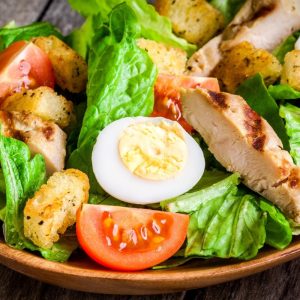salata s piletinom