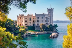 dvorac-miramare-1745967778-821x550