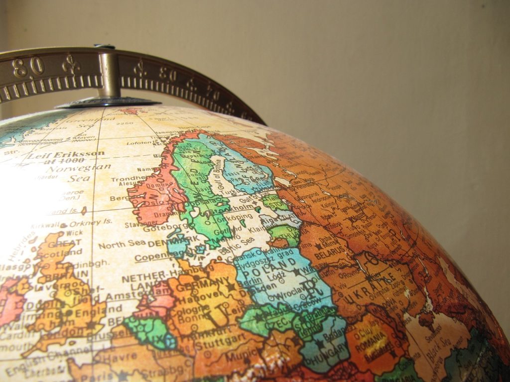 1750830403_globe-940369_1280