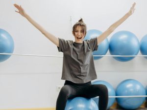 sjedenje-na-pilates-lopti-sagorijeva-do-130-kcal-na-sat-sjedenje-na-lopti-pexels_683c3e8680f53