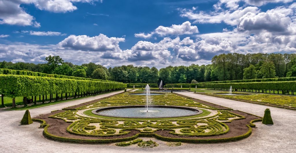 1753950147_garden-2040714_1280