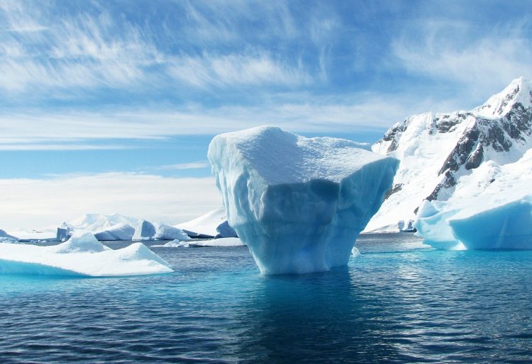 1631013004-iceberg-404966_1920-750x514
