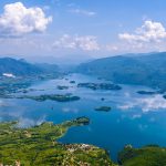 Ispod jezera u BiH je dvadeset sela, kada voda padne, iz dubine izrone kuće i groblja