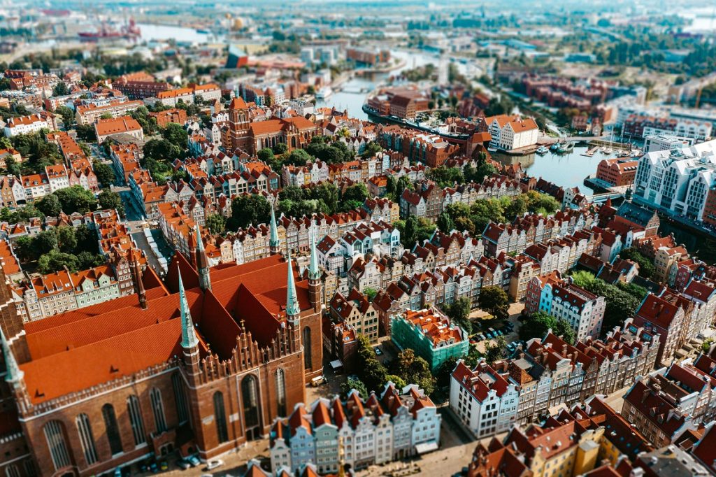 1765734703_sebastian-huber-oUrM2wOYmBQ-unsplash