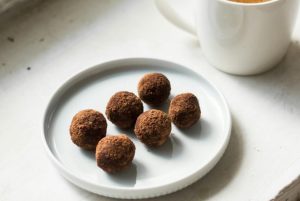 lijene-tiramisu-kuglice-pexels-scaled-e1764575008402-1764581715-821x550