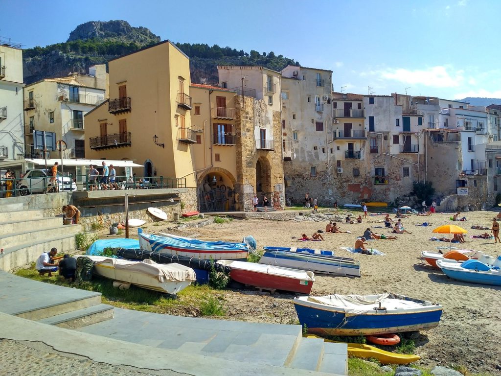 1768560309_cefalu-4750784_1280