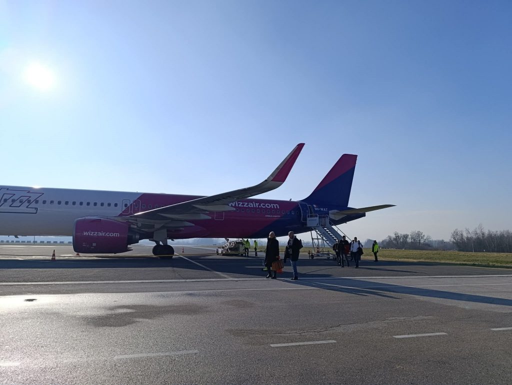 avion wizz tuzla