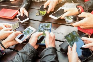 telefon-1769073680-821x550