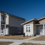 “Kupili smo jeftinu kinesku montažnu kuću – pogledajte kako izgleda nakon godinu dana”