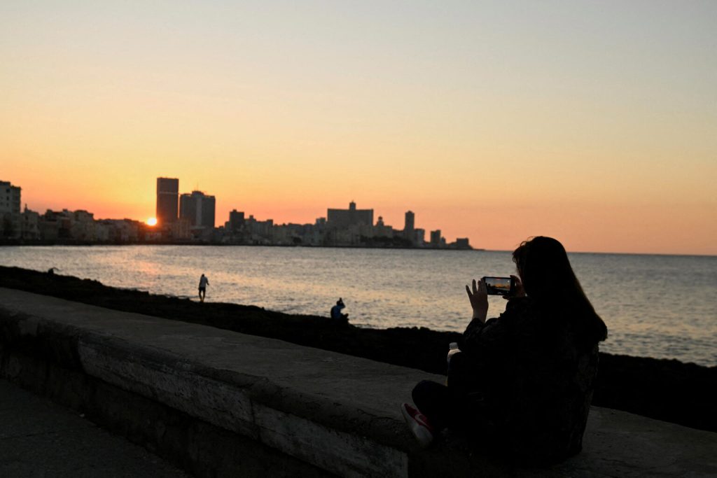 FILE PHOTO: Deepening fuel crisis batters Cuba's tourism trade