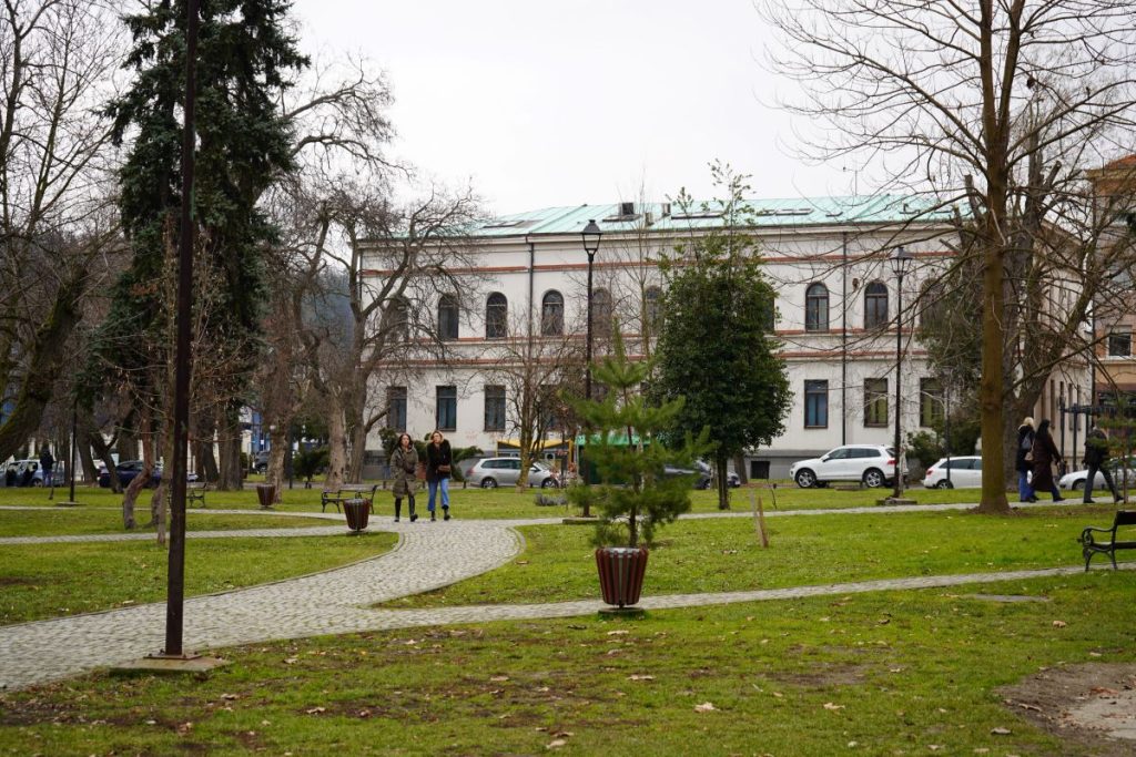 park oblačno hladno