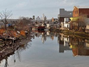 stan-za-25-000-dolara-s-pogledom-na-kanalizaciju-kanal_6989aed1ec3d2