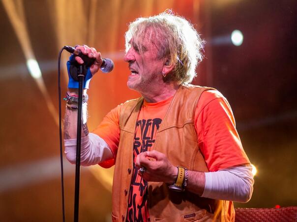 tifa-predstavio-singl-rasplele-se-kose-bosne-536627429-122234401094161740-1451390798982145129-n_69cba8320d061