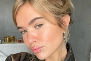 what-is-the-scandinavian-beauty-trend-1681847071-1772607290-821x550