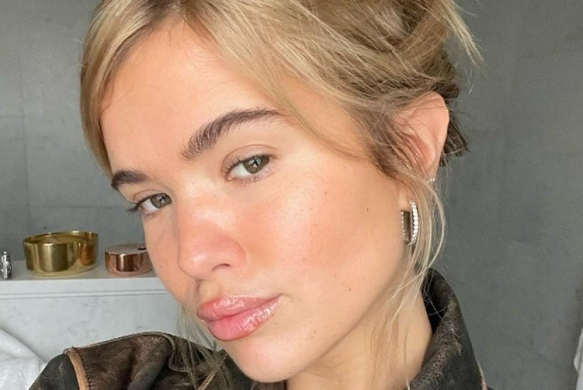 what-is-the-scandinavian-beauty-trend-1681847071-1772607290-821x550