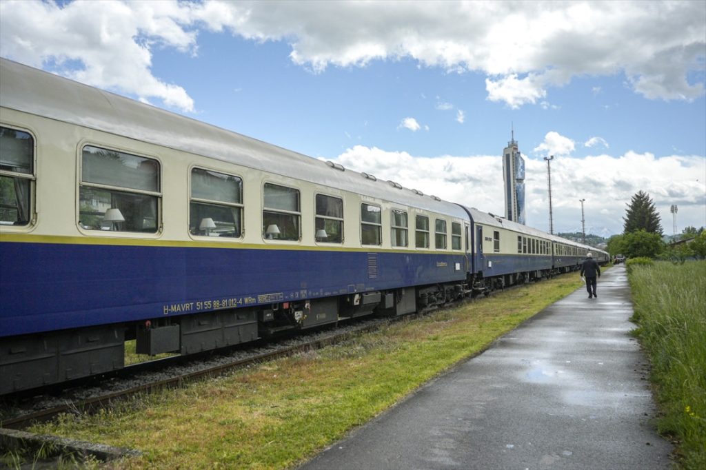aa-20260514-41377702-41377644-luksuz-na-sinama-putovanje-vozom-od-20000-eura-kroz-balkan-podsjeca-na-legendarni-orient-express-1778751844