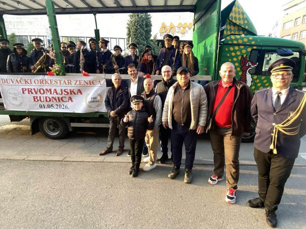 zenicani-jutros-docekali-jubilarnu-100-prvomajsku-budnicu-buuus_69f4463204bd8