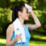 Vrućine mogu izazvati pad krvnog pritiska: Simptomi koje ne biste trebali zanemariti