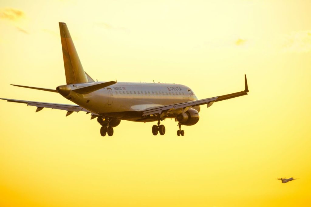 avion-prevoz-unsplash