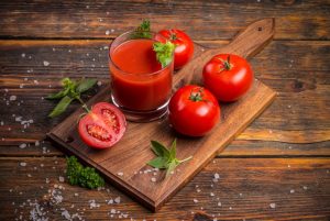 paradajz-sok-shutterstock-327318794-1782821832-821x550