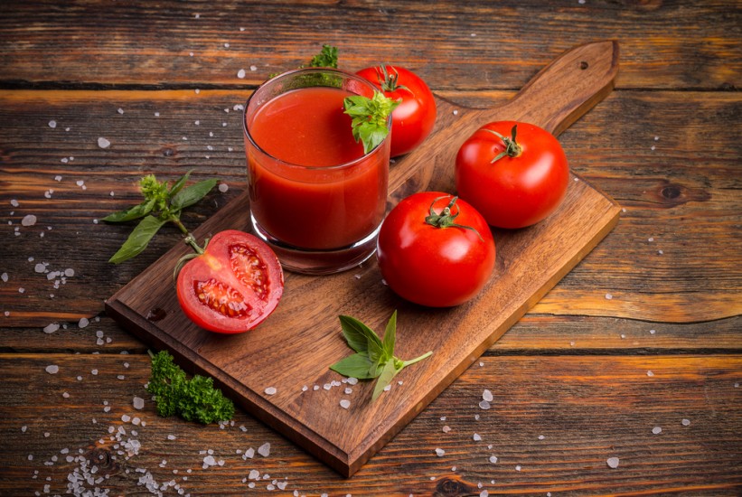 paradajz-sok-shutterstock-327318794-1782821832-821x550