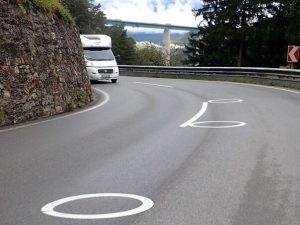 znate-li-sta-znace-bijeli-krugovi-na-cesti-vec-su-u-njemackoj-austriji-dizajn-bez-naslova-2026-07-04t115023-470_6a48d7931fc45