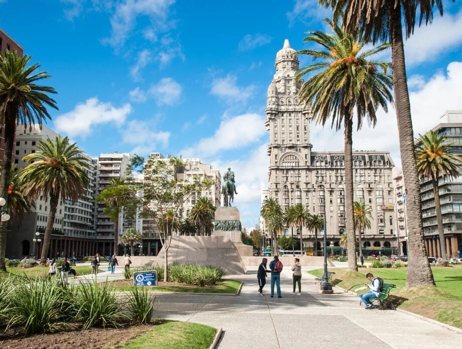 1791367718_63407590-montevideo-urugvaj