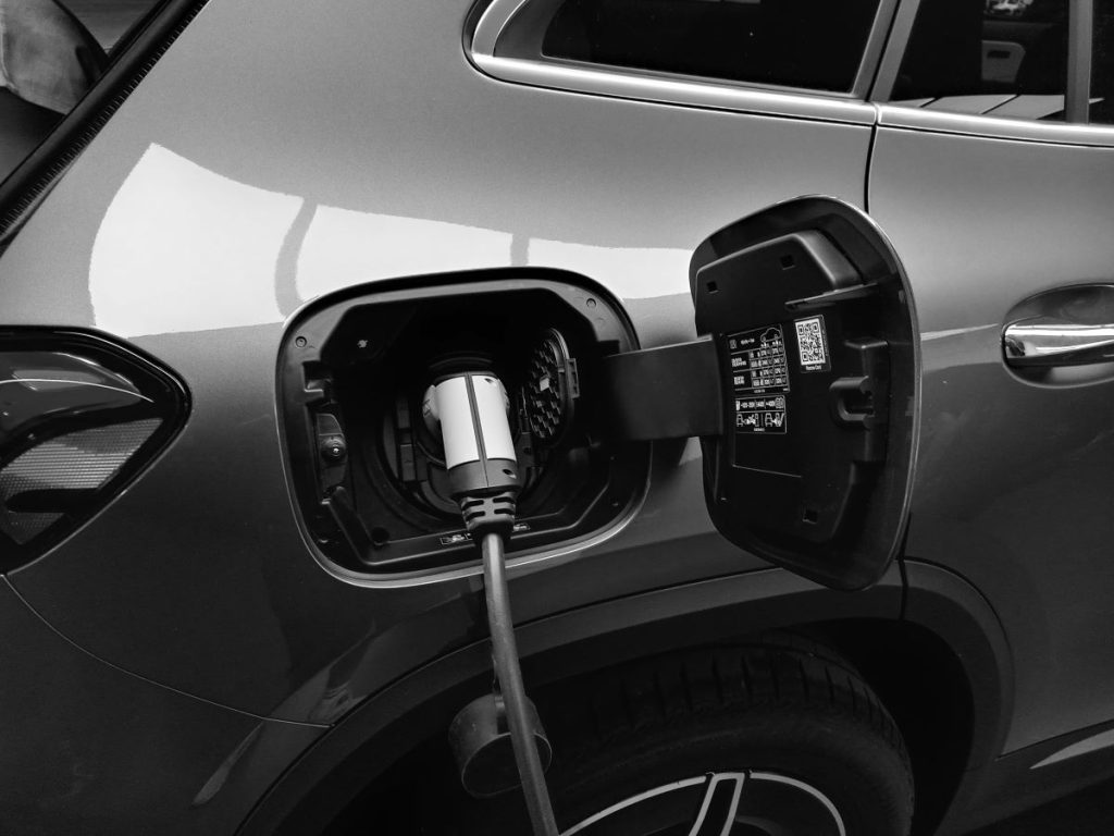 električno auto pexels-cesar-baciero-23776282-8349487