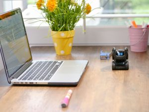 laptop- -ai - pexels-kindelmedia-8566454